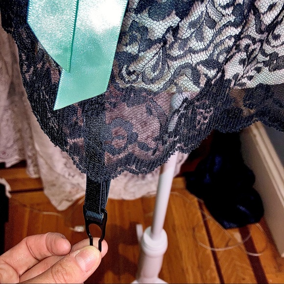 Frederick’s of Hollywood sea foam lace corset - Picture 8 of 15
